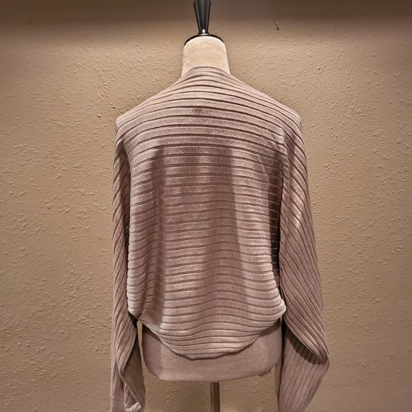 Amazing tank top with shrug/bolero set, sold as a pair - EUC - Picture 4 of 9